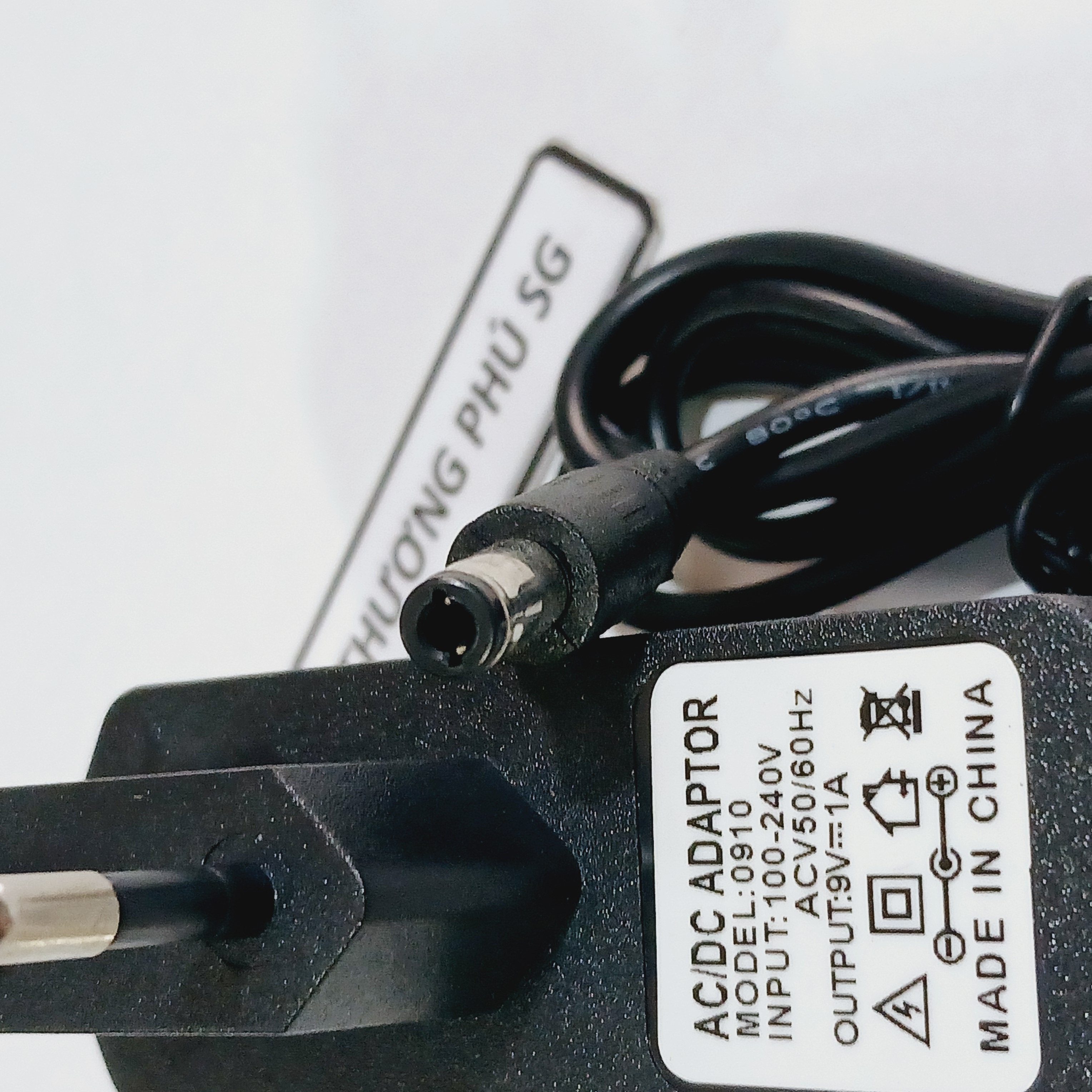 Adapter dc 9v - 1a / đầu cắm 5.5mm x 2.1 -- 2.5mm