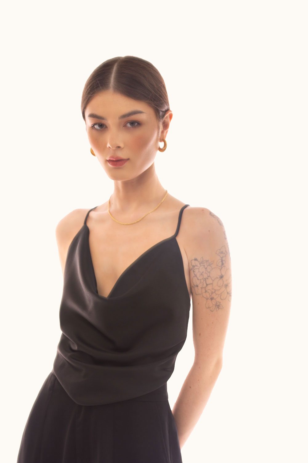 Áo Hai Dây Cổ Đổ Rachel Daphale