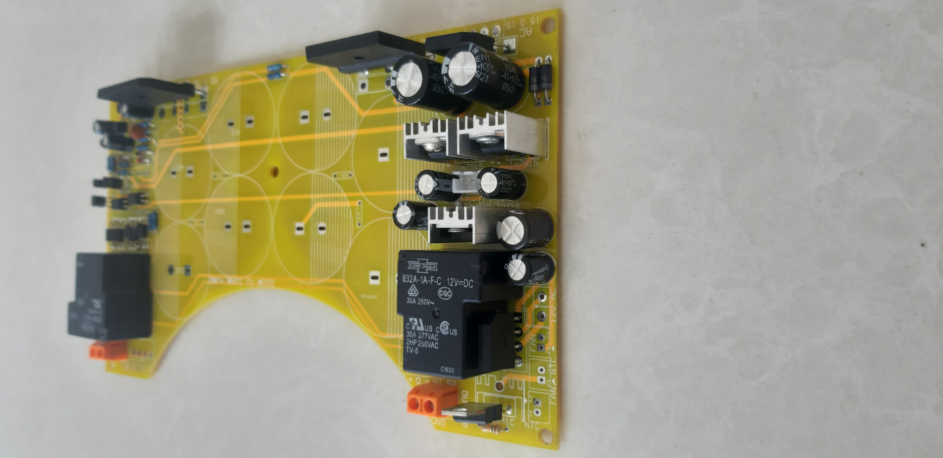 Source Circuit with 8 Capacitors