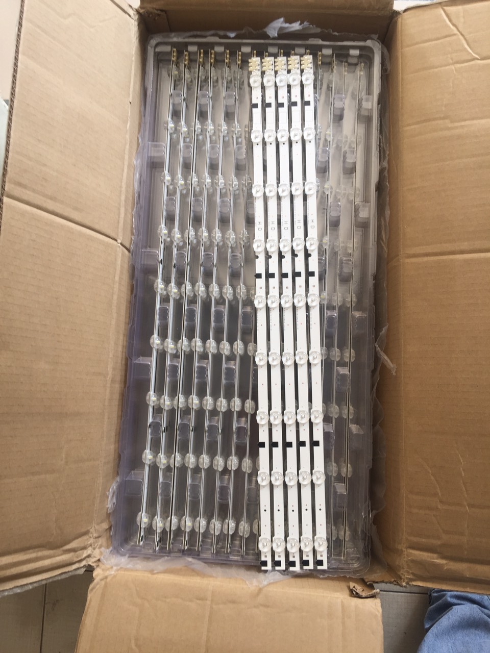 LED TIVI SAMSUNG 32F 4000