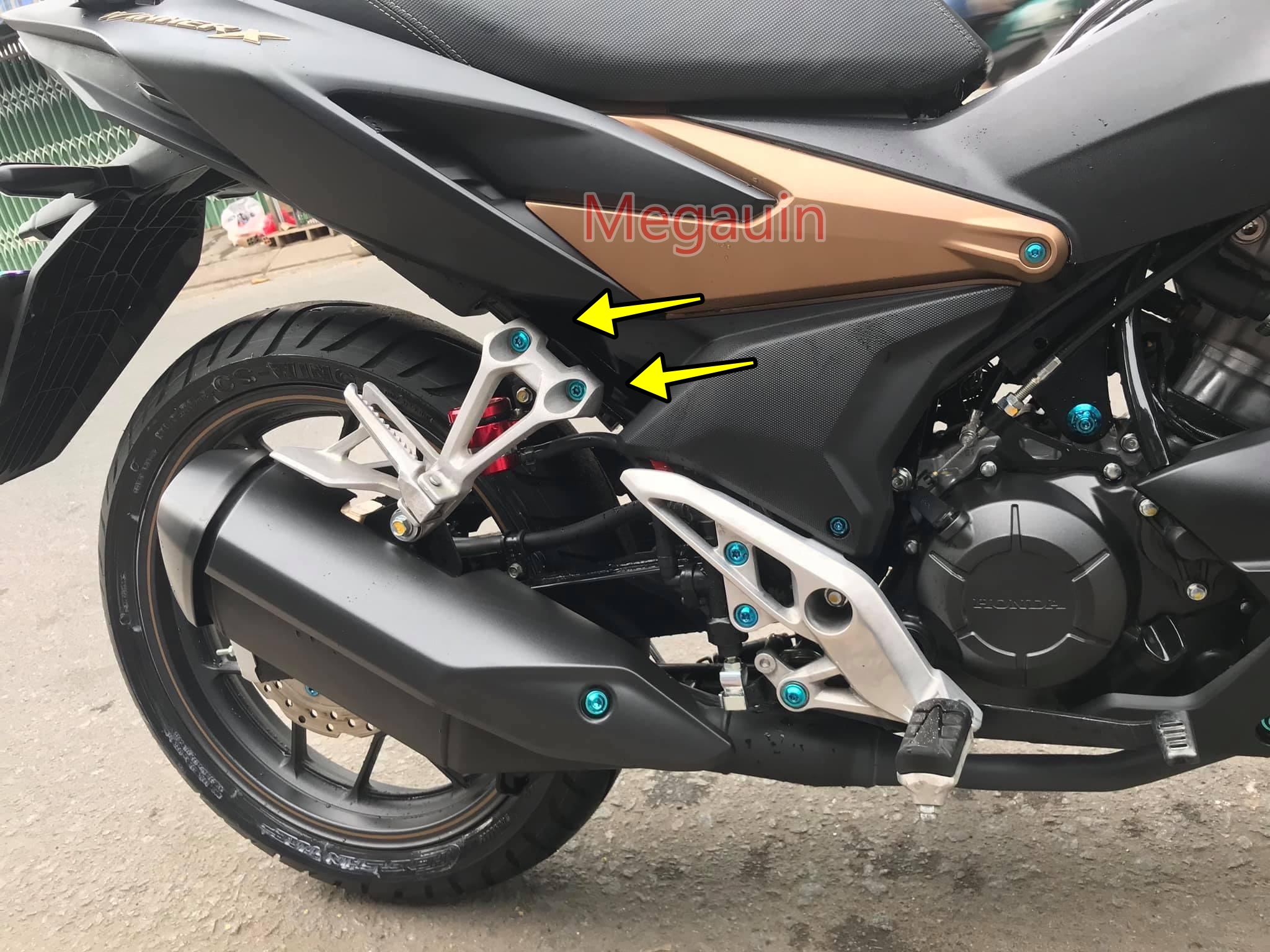Ốc Titan GR5 Gác Chân Sau Winner X