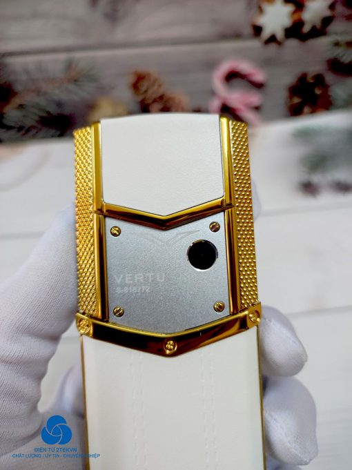 Điện thoại cực đẹp Vertu V9 tặng bao da cao cấp