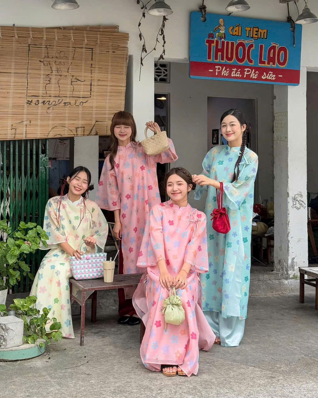 Áo dài cách tân voan mềm in hoa 4 tà cổ 2cm tay lỡ