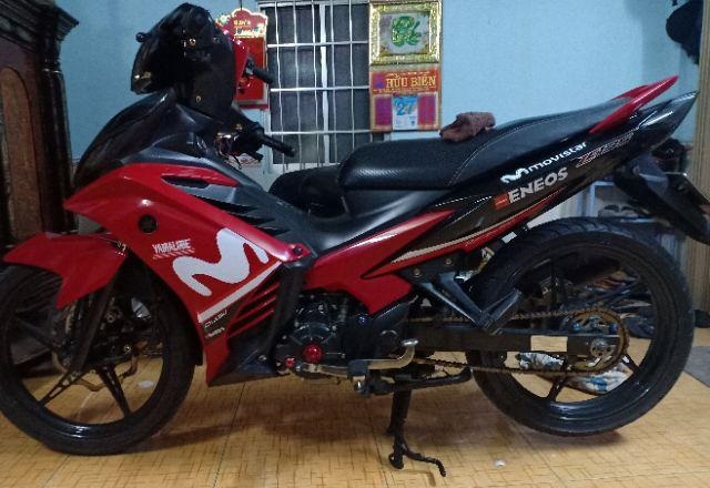 Tem exciter 135 đỏ đen movi