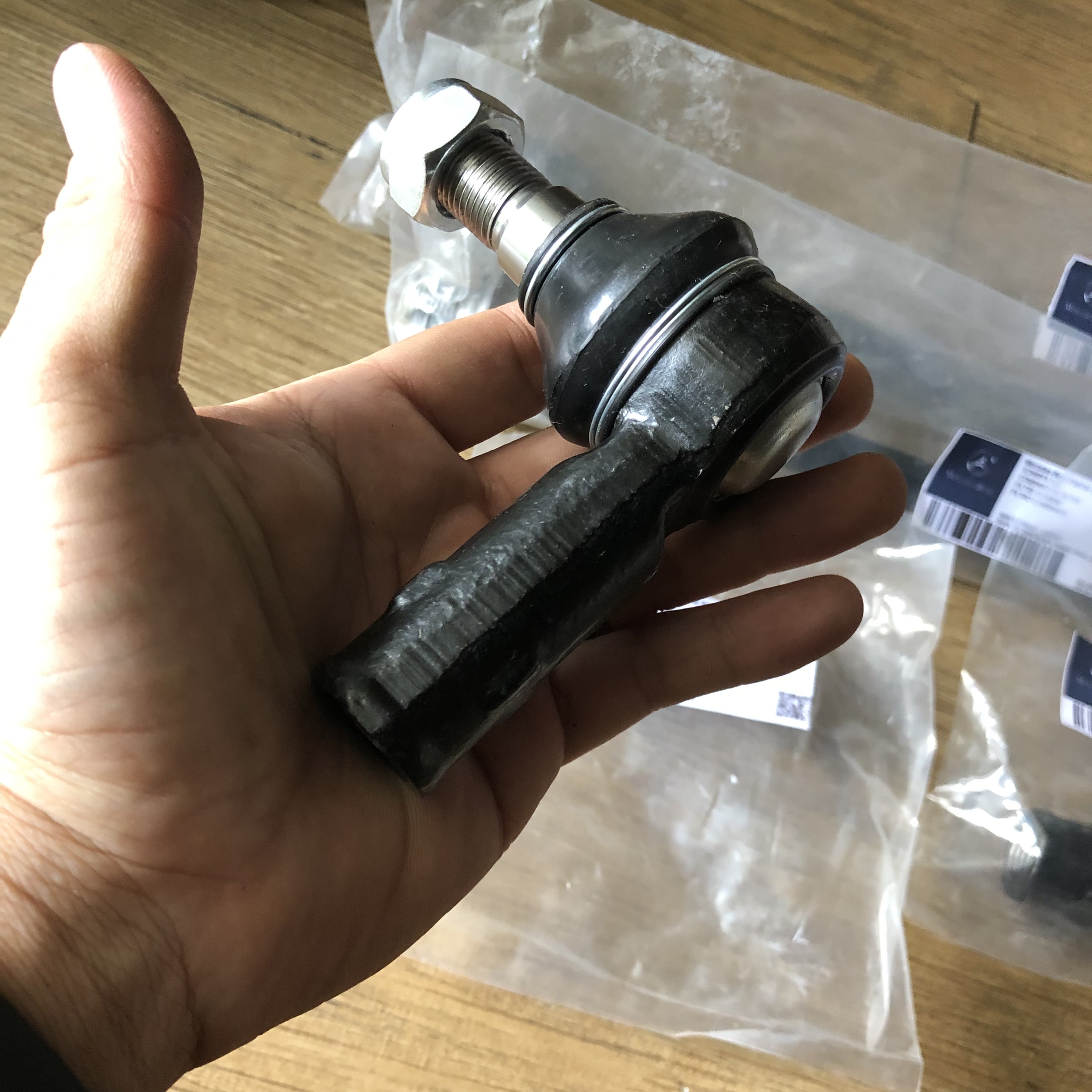 Rotuyn lái trong/ ngoài mercedes sprinter