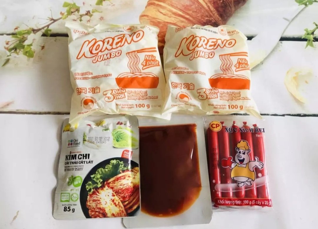 combo mì cay kim chi(2 gói mì koreno kim chi sốt xúc xích)