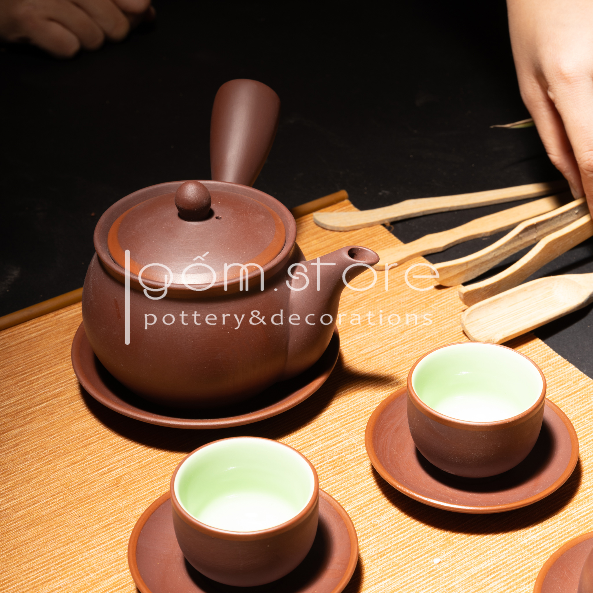Ấm trà tử sa Bát Tràng quai ngang (Bộ ấm chén trên không kèm khay như hình)