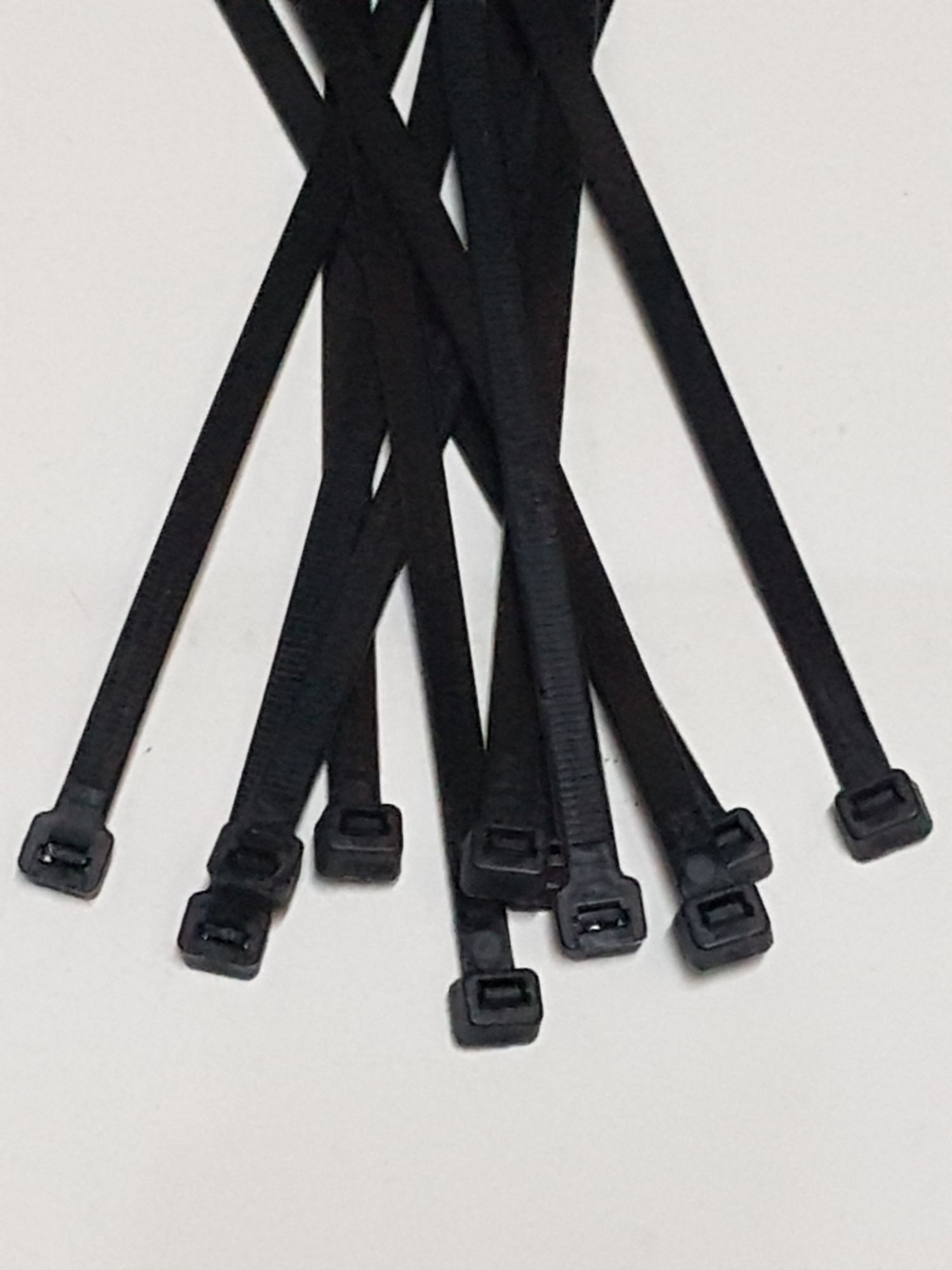 [HCM]DÂY GÚT ĐEN 20CM x 4.5LY x100SỢI
