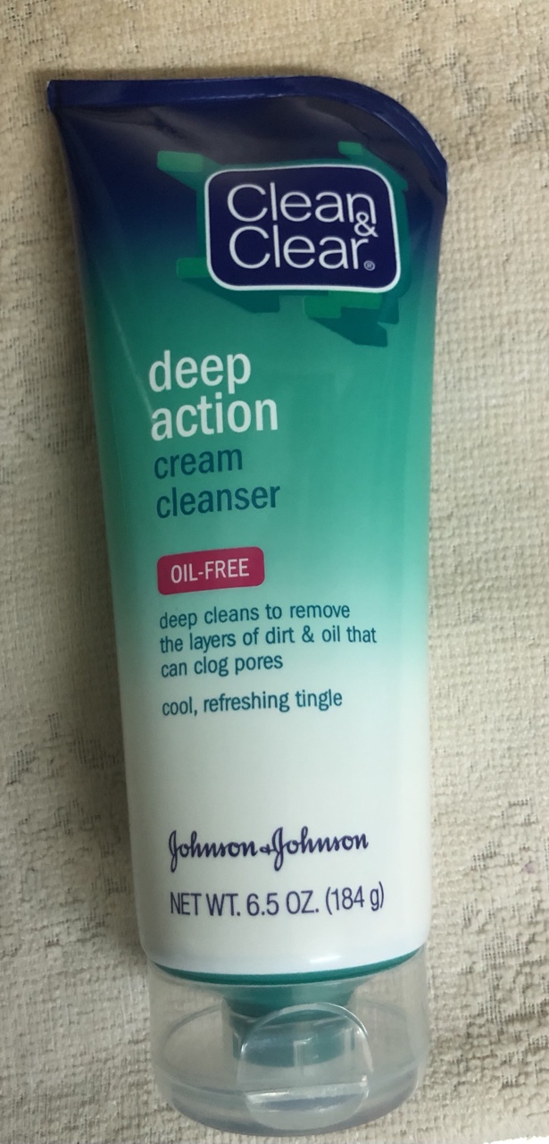 CLEAN &CLEAR Deep Action