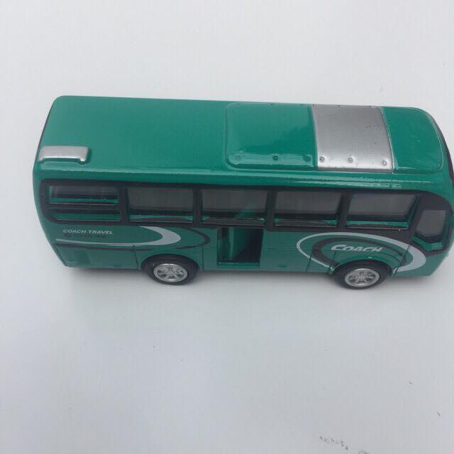 Set 4 chiếc xe bus trường học bằng sắt, mở cánh