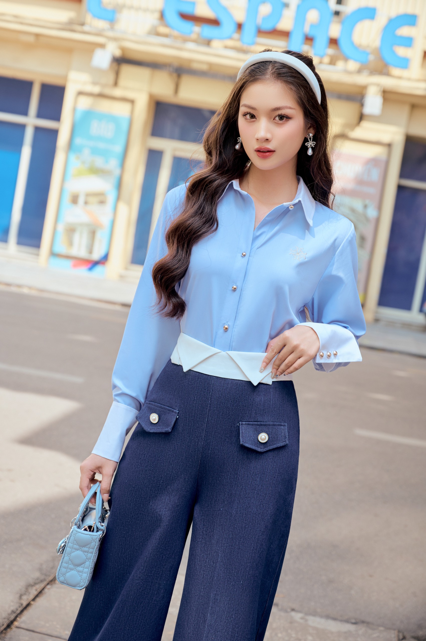 Polly Shirt- Áo Sơ Mi Kiểu Nữ Màu Trắng, Xanh, Kẻ Sọc Tay Dài Form Vừa Công Sở Thêu Logo Cổ Tay Gập Gấu Đi Làm, Đi Học