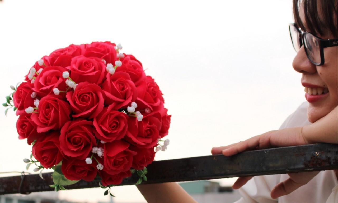 [HCM]Hoa cưới cầm tay hoa sáp thơm Loving