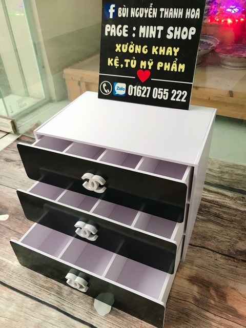 kệ tủ đựng đồng hồ kính mắt đen 3 tầng