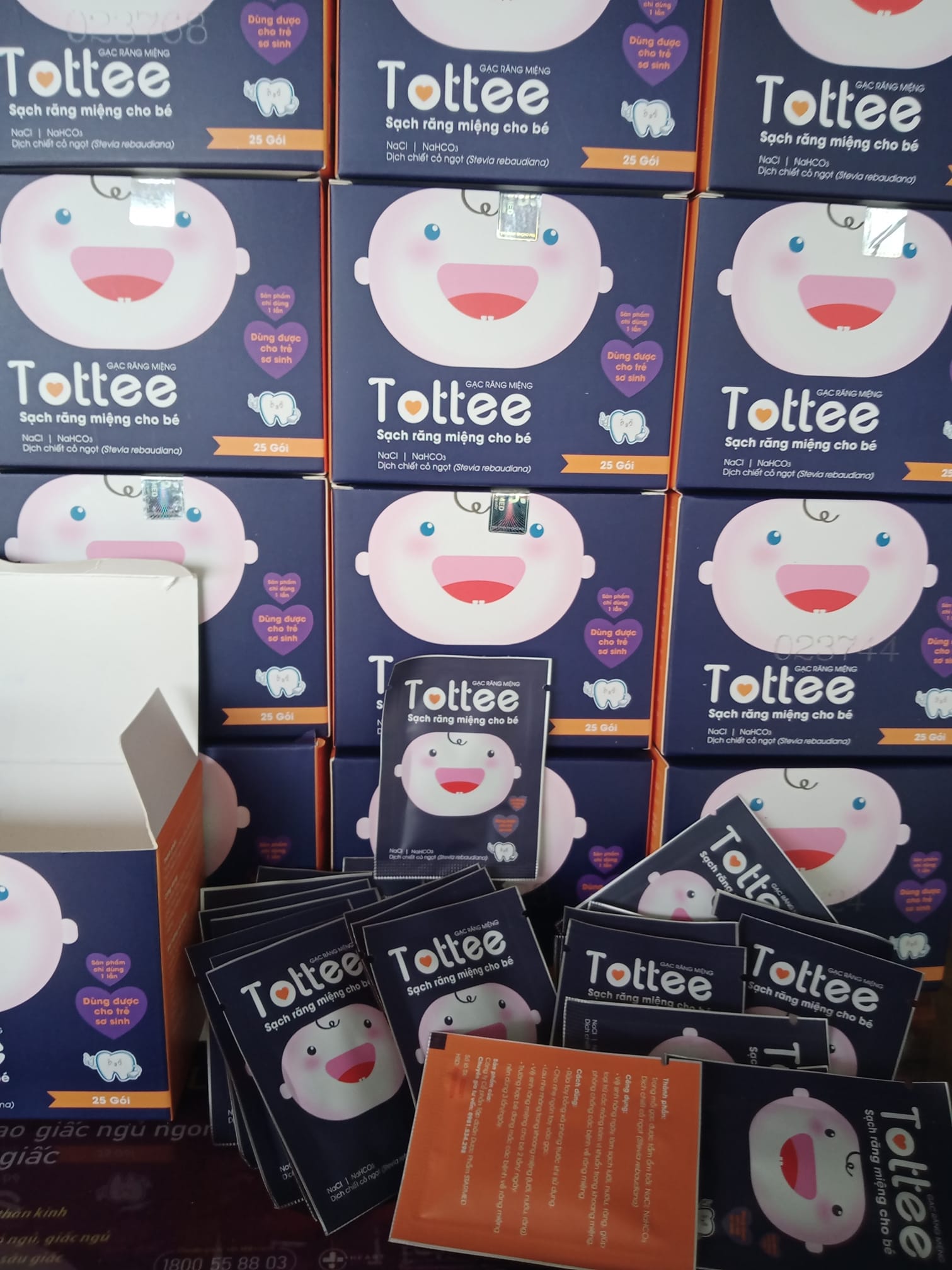 Gạc rơ lưỡi/ tưa lưỡi Tottee cho bé (hộp 25 cái)