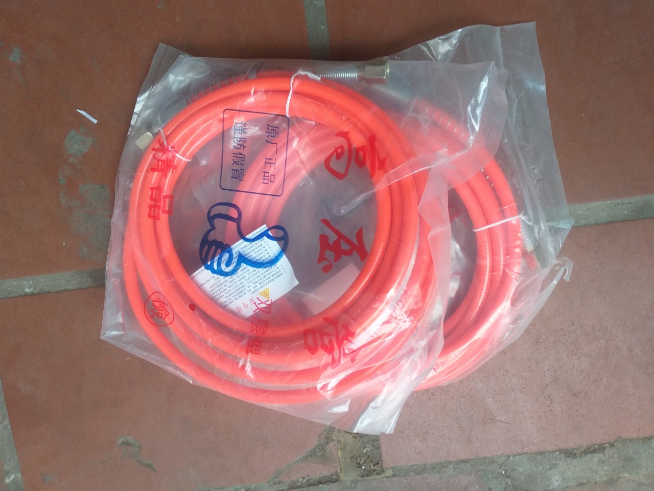 Dây bơm keo chống thấm PU-EPOXY