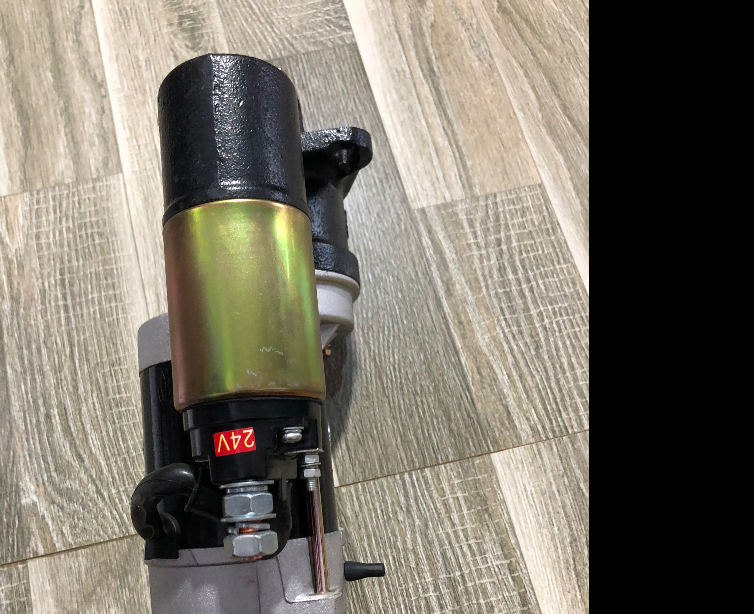 Đề 2636A 11r 24v đỏ mận cong