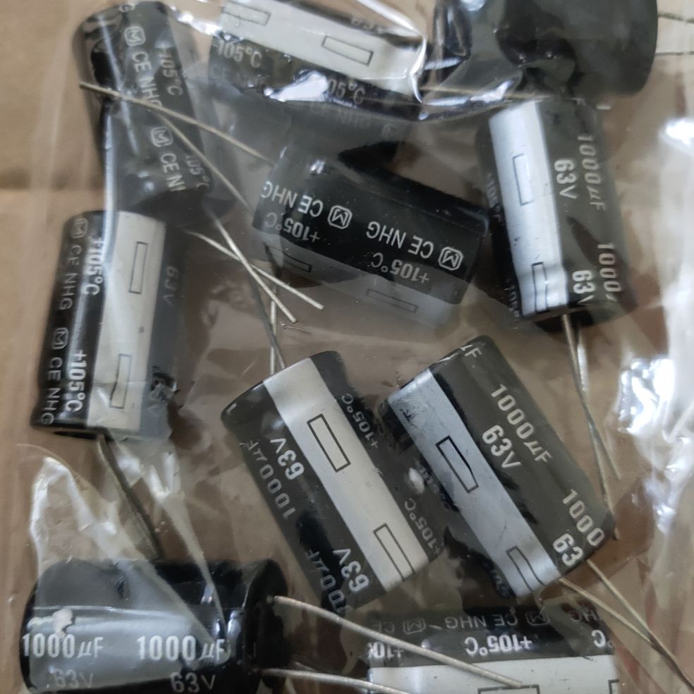 10 Tụ hoá 1000uf 63v