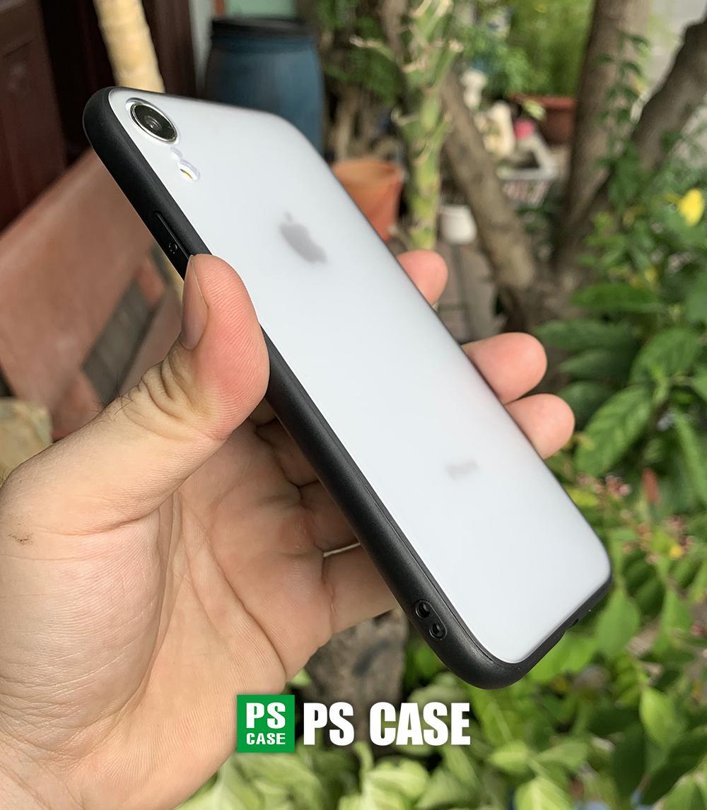 Ốp lưng iPhone XR viền dẻo đen cao cấp - PS Case phân phối