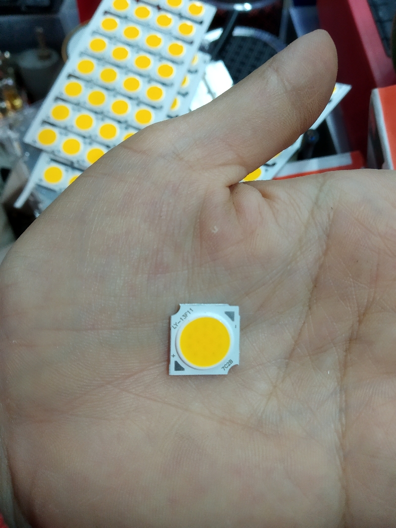 Nhân LED 5W dùng 15V và 17V