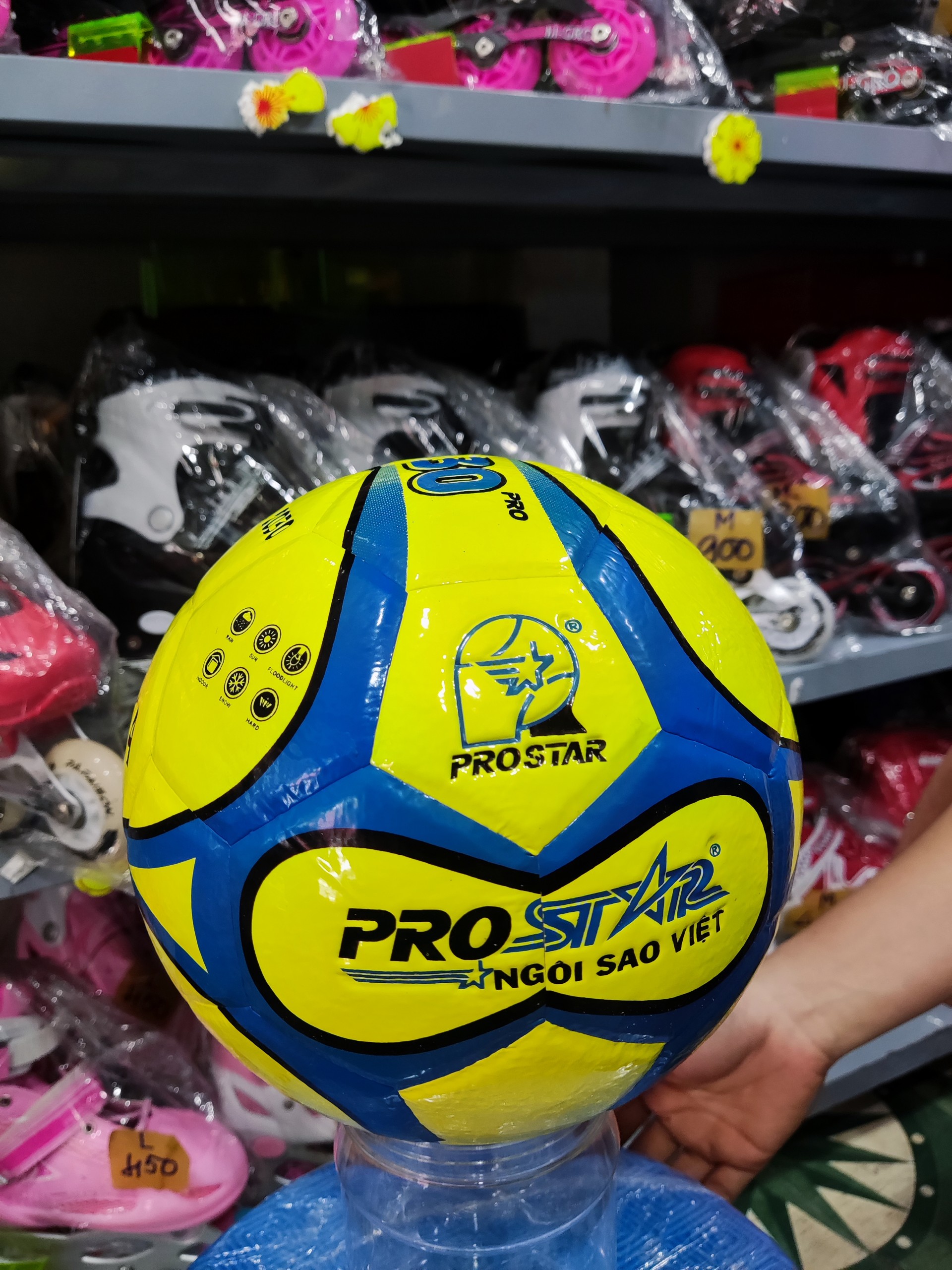 Banhh Bóng Đá Futsal Prostar 2030 Delta Số 4 <Tặng Kim bơm/Lưới>