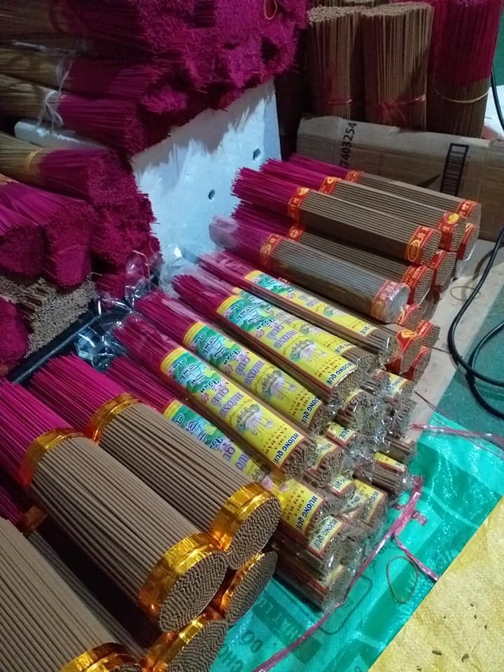 1 kg nhang trầm hương huế + TẶNG 05 NỤ TRẦM Vĩnh Thuận Phát ( NHANG SẠCH THƠM DỊU NHẸ ÍT KHÓI , 700 cây )