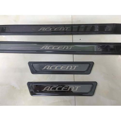 ỐP BẬC NGOÀI TITAN ACCENT 2018