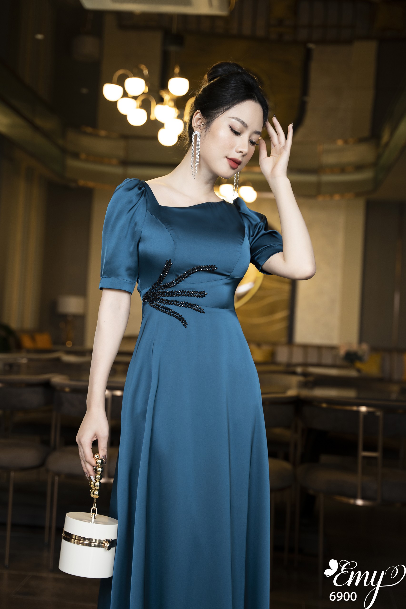 Đầm EMY EM6900 Dạ Hội Xanh Cổ Lệch