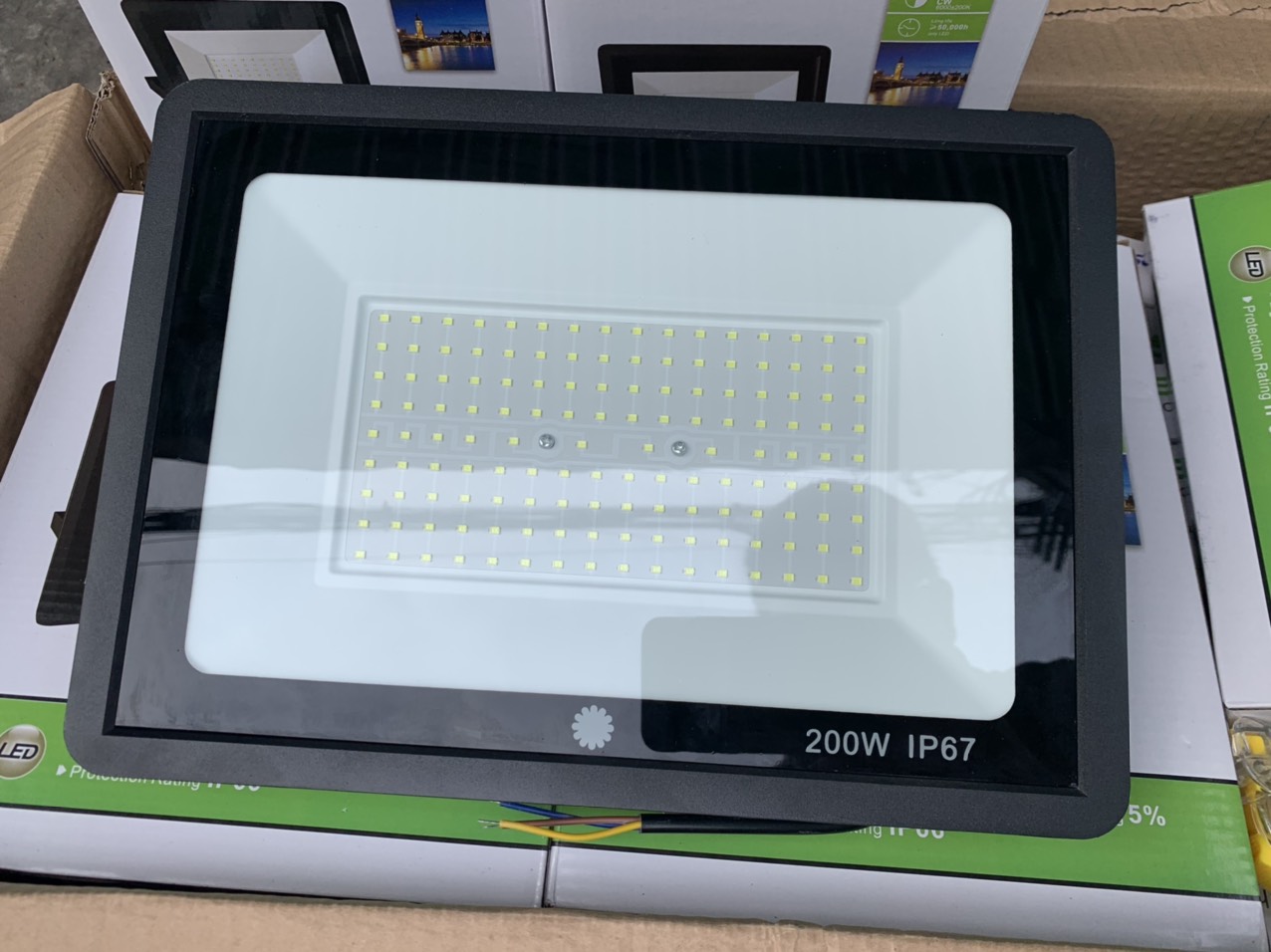 Projecteur LED Extérieur Puissant 10W à 500W - Aluminium, IP66, éclairage Froid Ou Chaud - Fabriqué En Allemagne