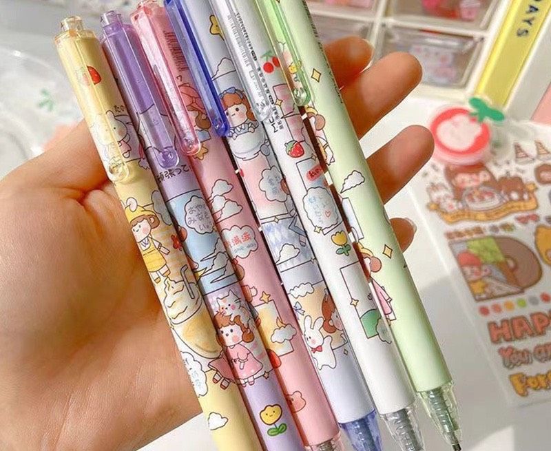 Bút Bi Mực Đen Cô Gái Dễ Thương