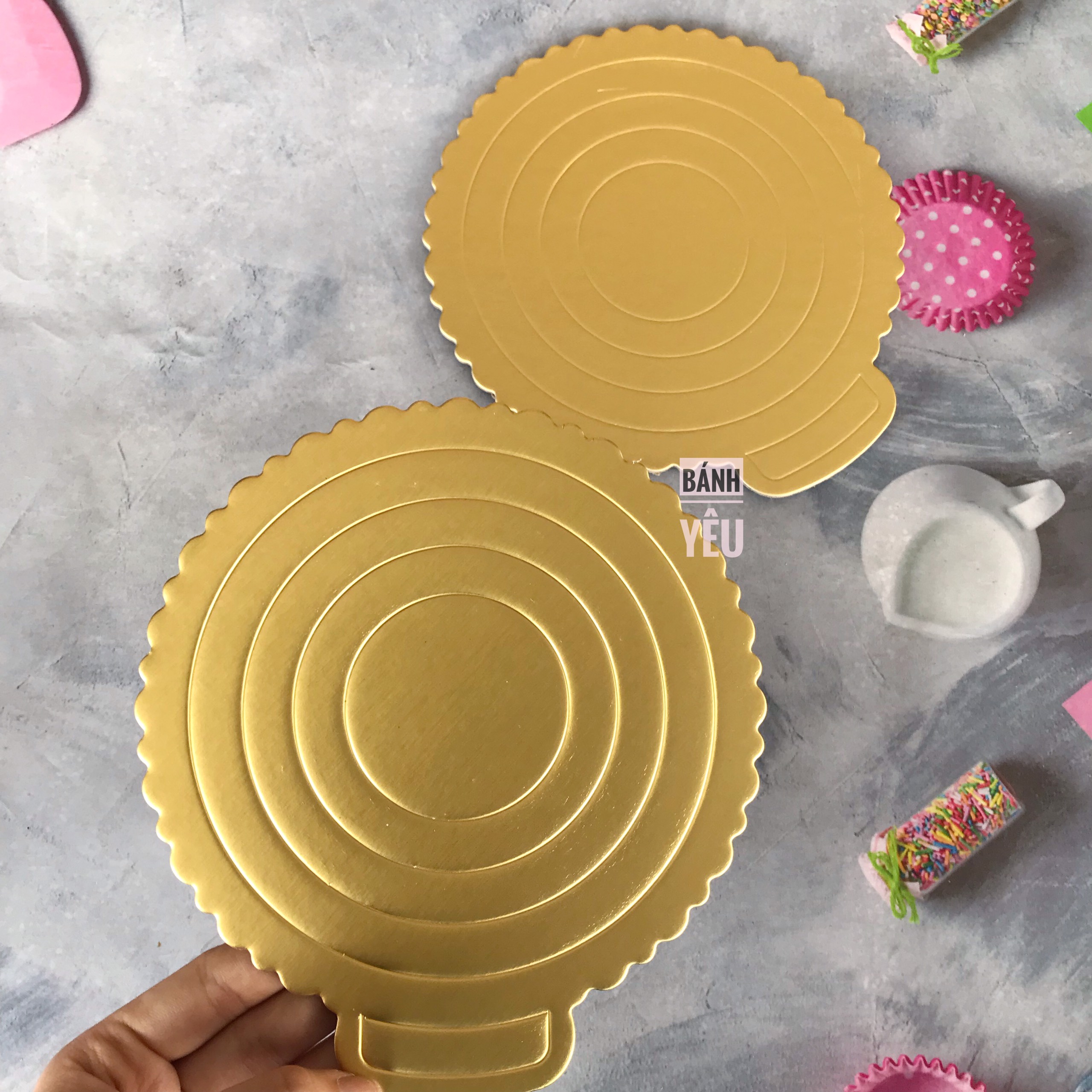 Đế bánh kem tròn vàng