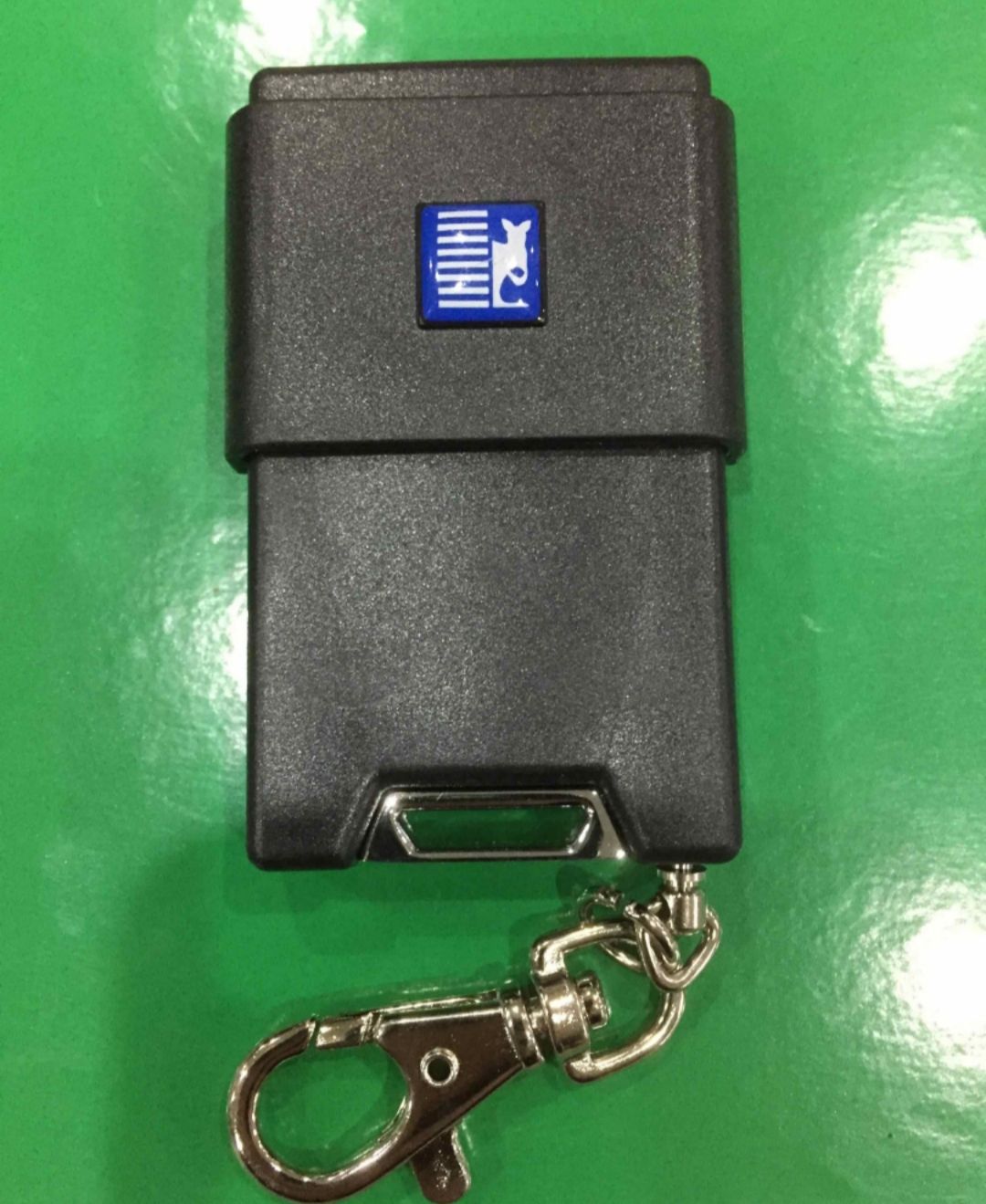 Điều khiển cửa cuốn Austdoor 4 nút