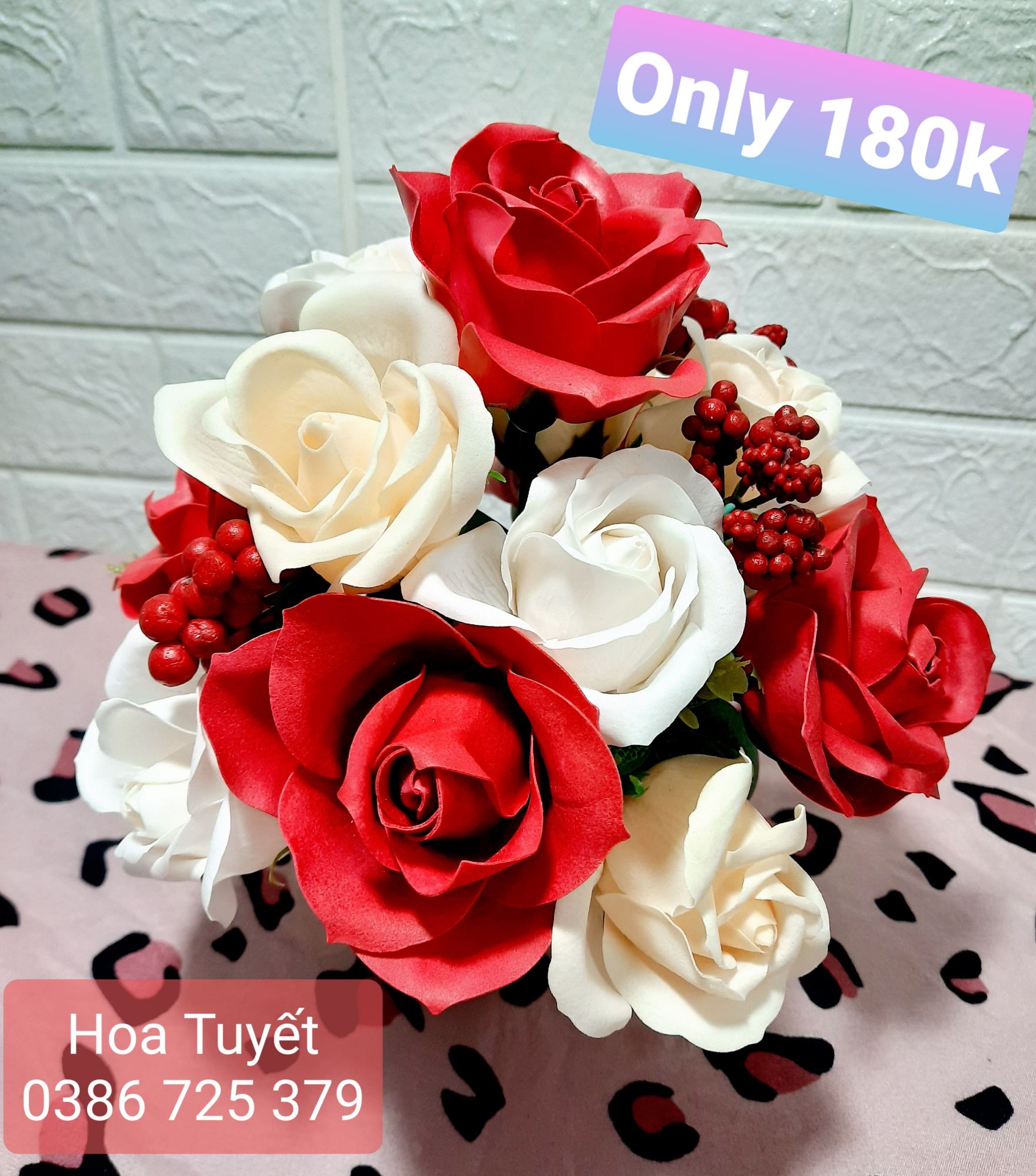 BGHM160001 Bình hoa hồng gỗ 12 bông