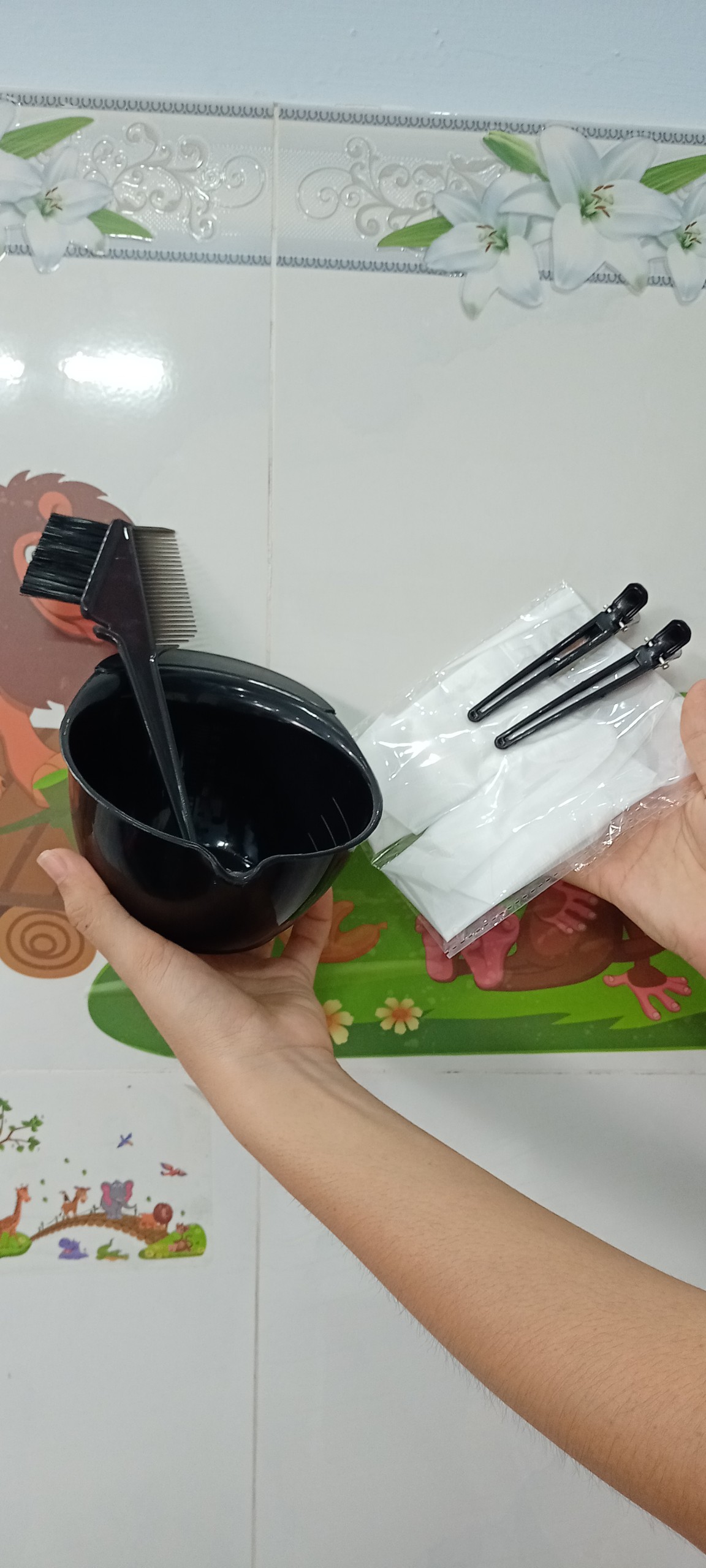 [HCM]Combo nhuộm bao tay, chén, lược, kẹp mỏ vịt.