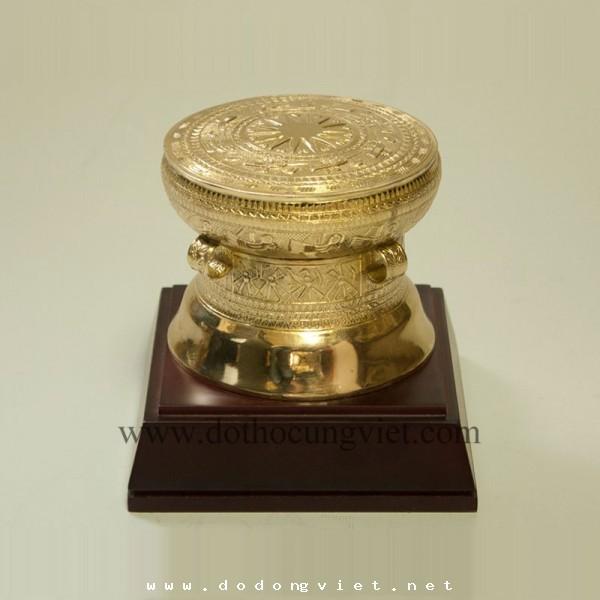 Gạt tàn hình trống đồng đặc sắc
