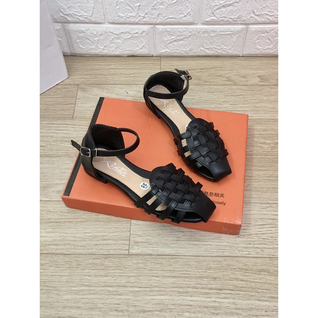 Giày sandal đan chéo bít gót