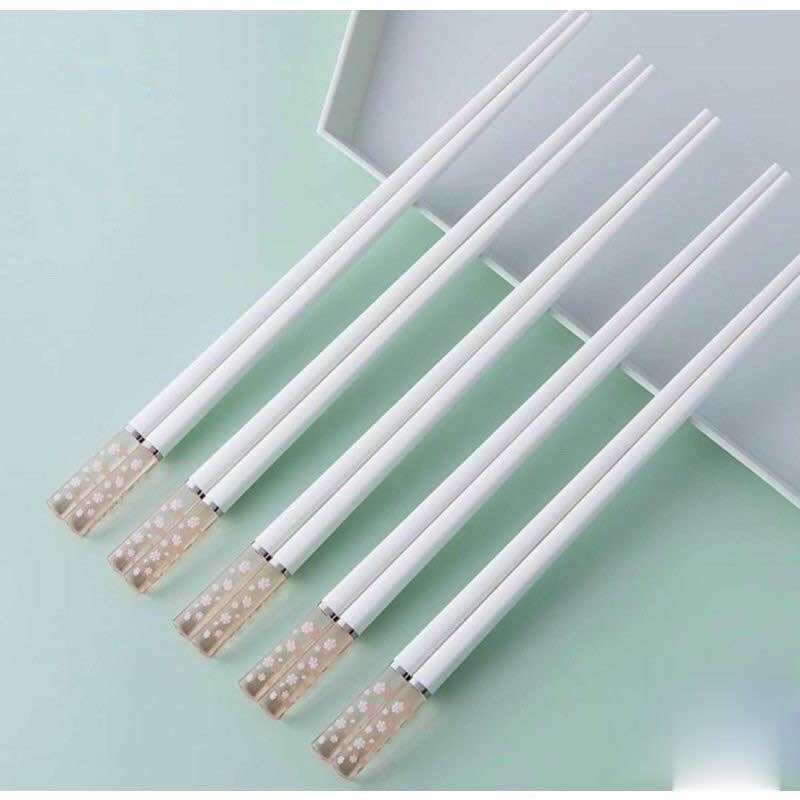 Vỉ 5 Đôi Đũa Nhựa Kháng Khuẩn Nhật Bản, Đũa Gắp, Đũa Ăn Cơm Dày Dặn, Mẫu Mã Đẹp, An Toàn | MTA-MART