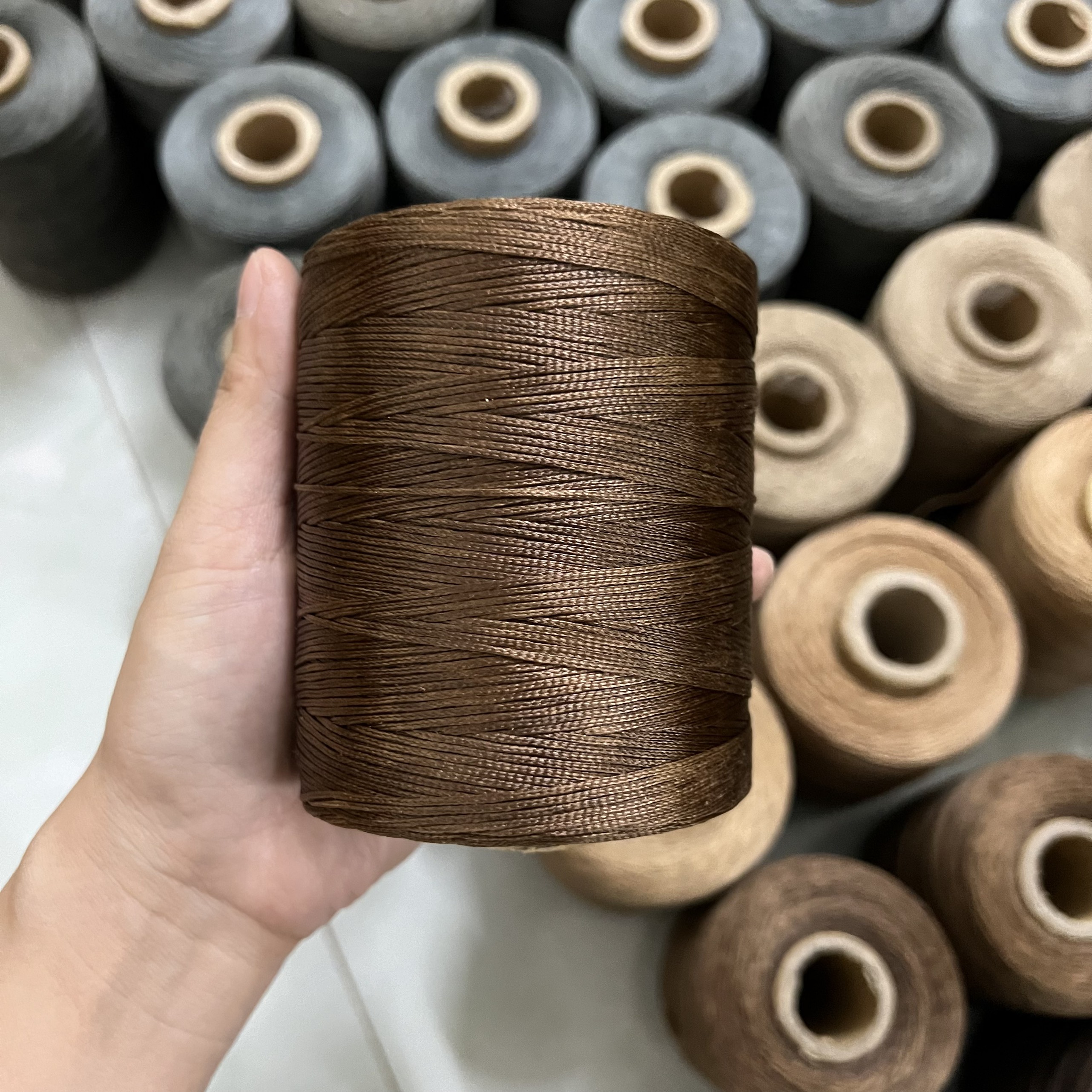 Chỉ sáp nến khâu giày dép, sợi dẹt
