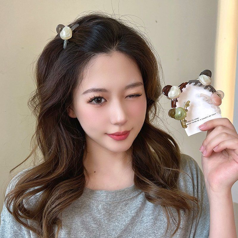 Kẹp gấp tóc tim nhỏ acrylic đáng yêu cho nàng