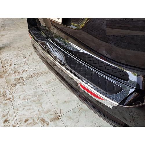 Bậc cốp xe Toyota Fortuner 2017 – 2019
