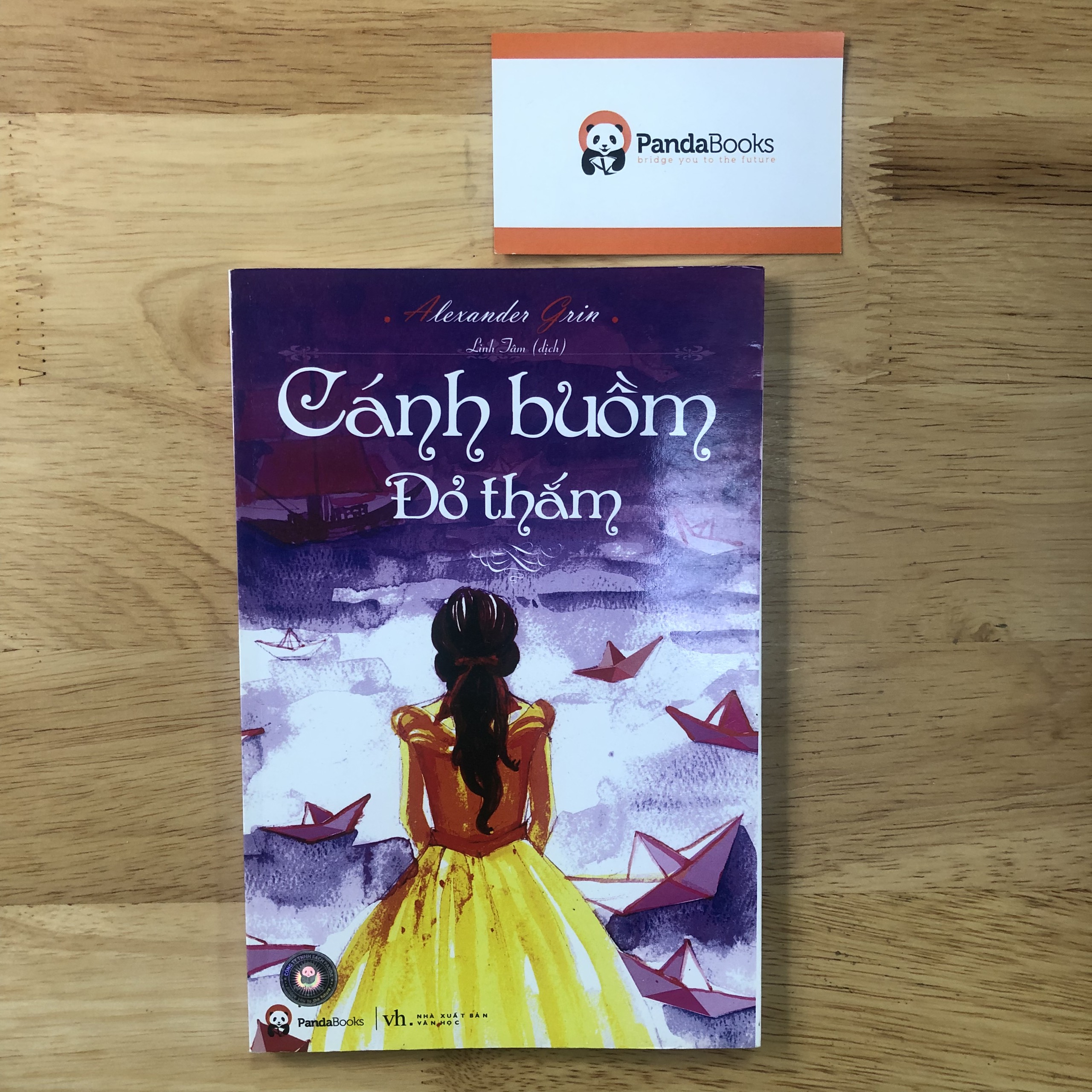 Cánh Buồm Đỏ Thắm