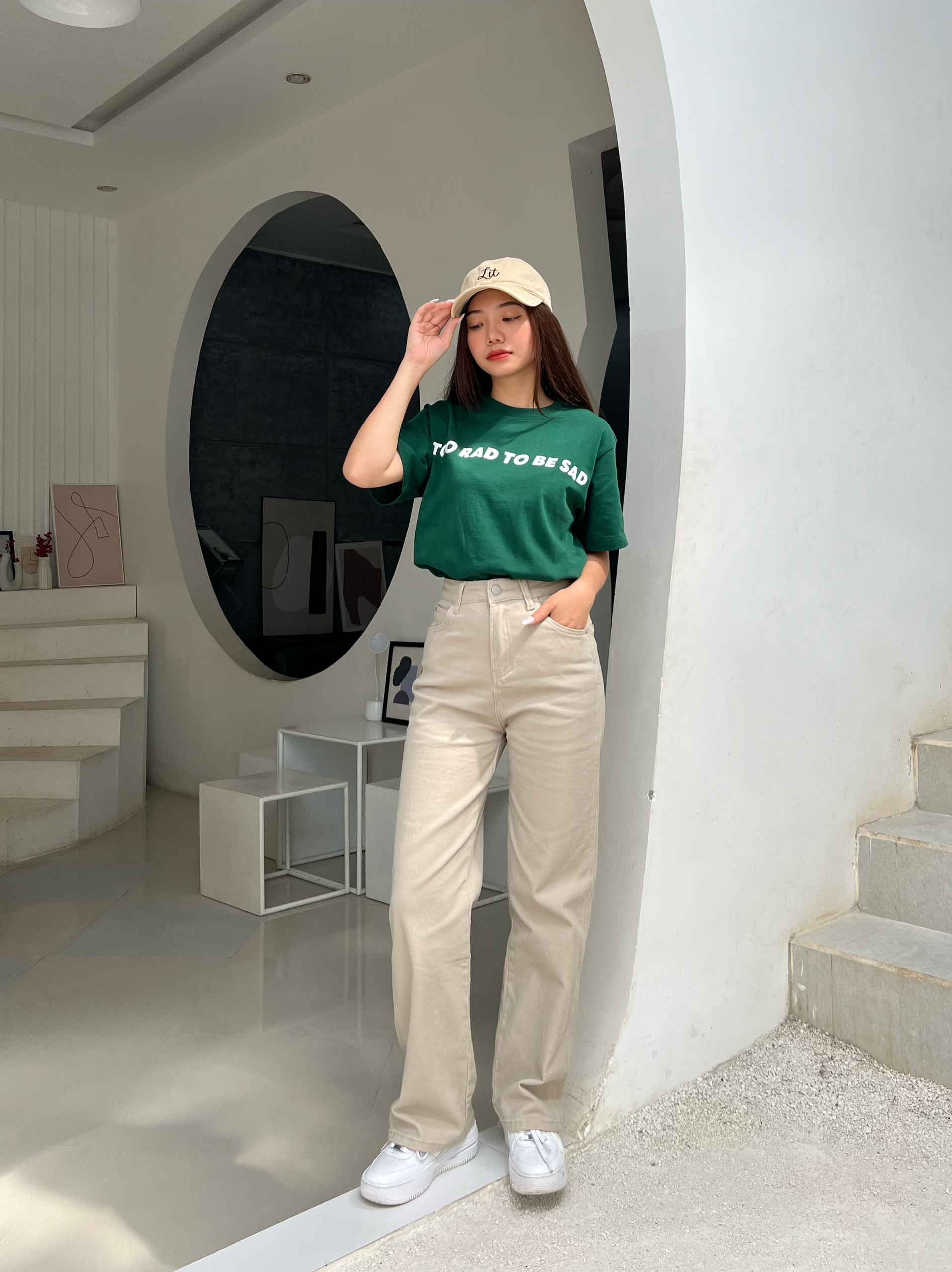 Áo thun form rộng in chữ THE CIU - Too Rad Tee