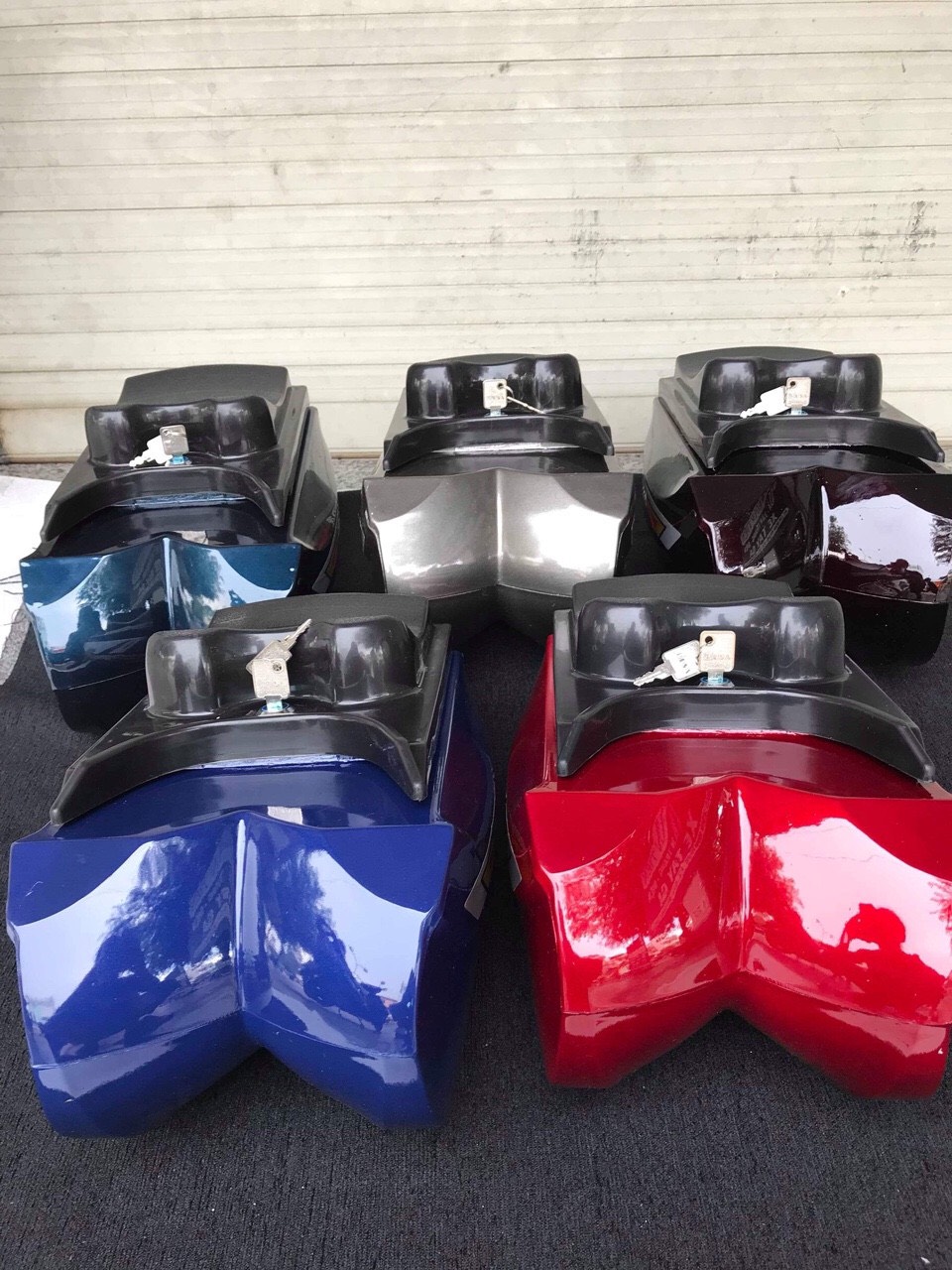 Very convenient variety of cars with baby seat dream middle bin