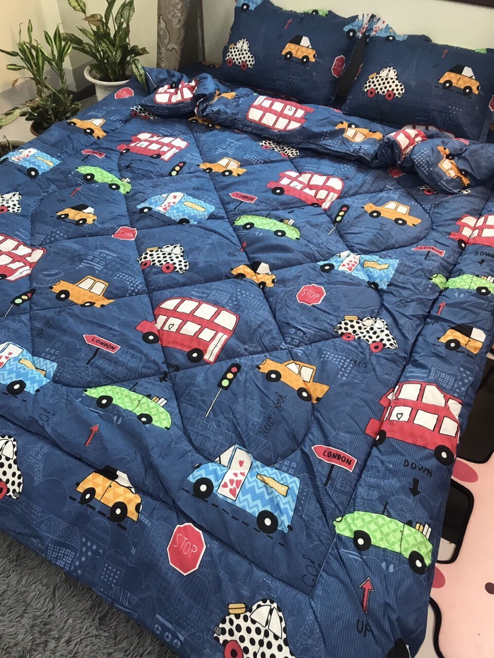 Chăn phao siêu nhẹ cực ấm,đã có ruột bông liền vải cotton poly 1m8x2m họa tiết ô tô xanh Bà Béo  Kho chăn ga gối, ga giường, drap giường