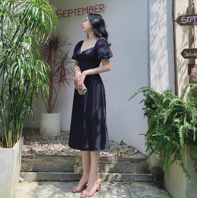 Đầm đen cổ V basic
