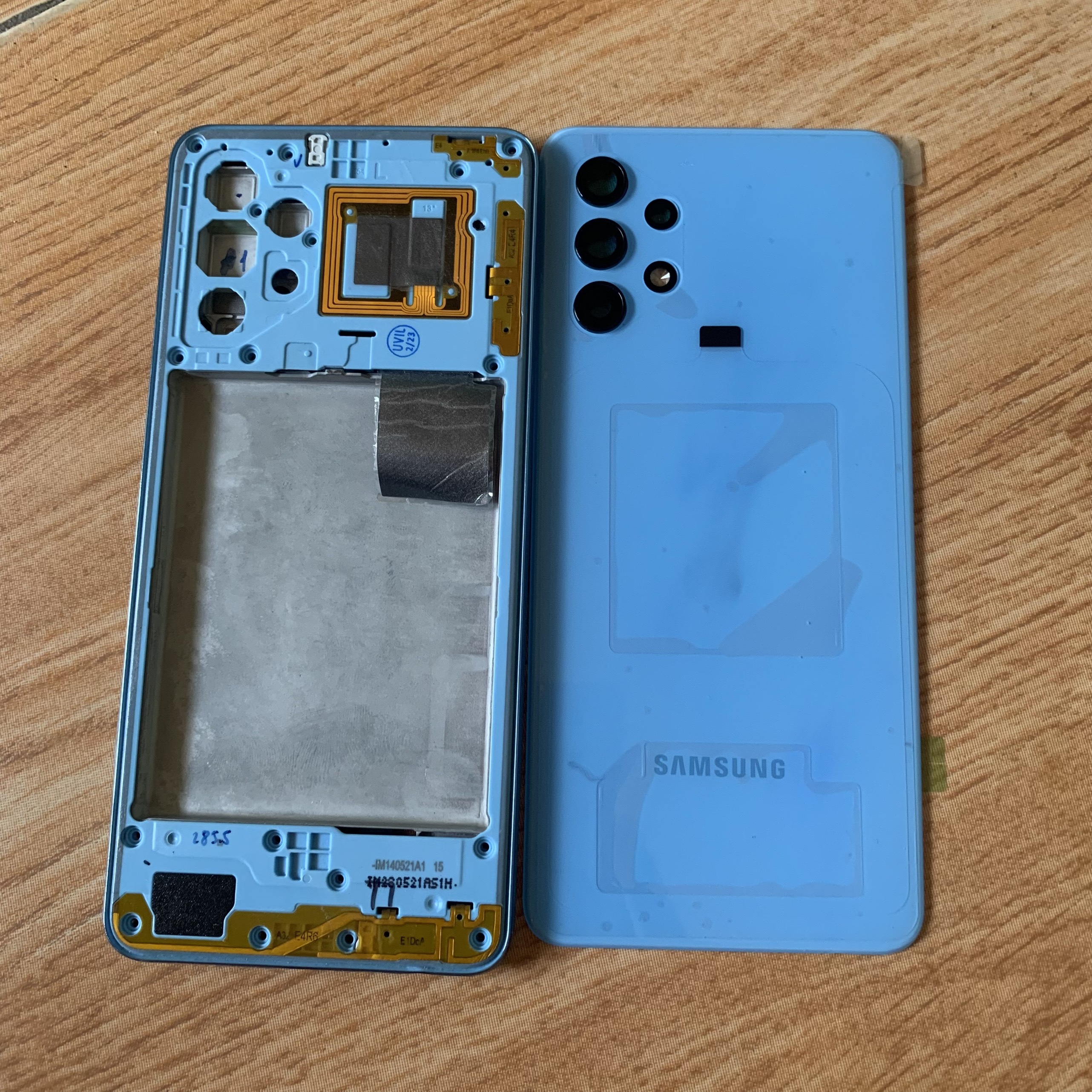 Bộ vỏ samsung A32 zin ( gồm ,lưng,sườn benzen ,kính cam ,nút bấn)
