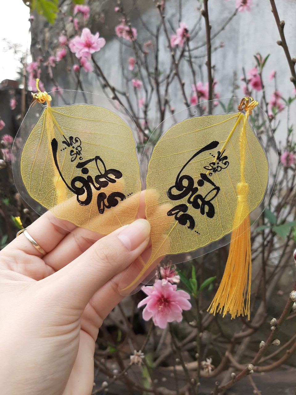 Lá bồ đề chữ vạn sự bình an