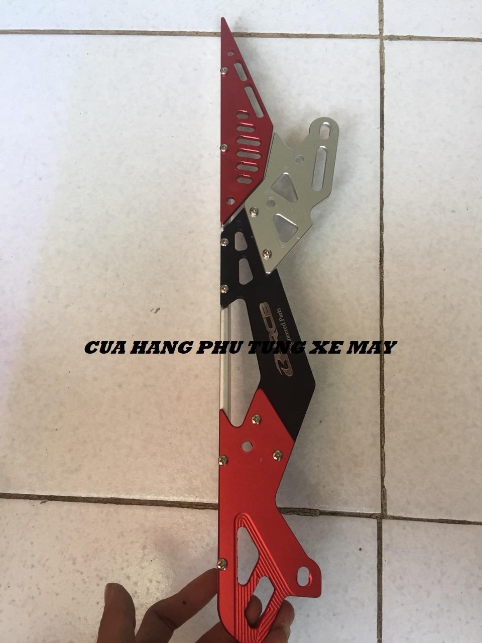 Che bọc sên Exciter 135, Exciter 150, Winner 150 nhôm CNC cao cấp