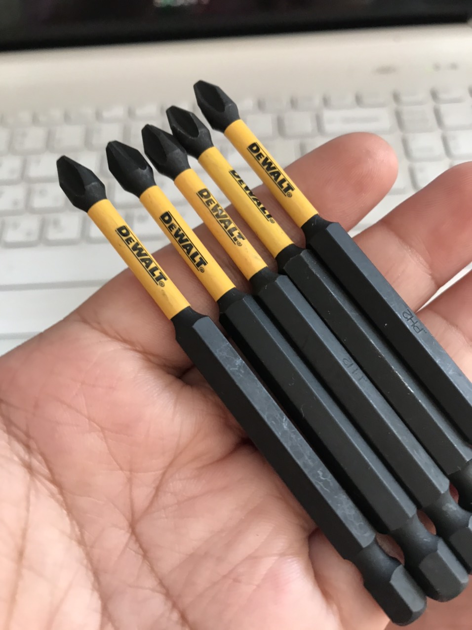BỘ MŨI VÍT CHÍNH HÃNG DEWALT 9CM ĐẦU ĐEN