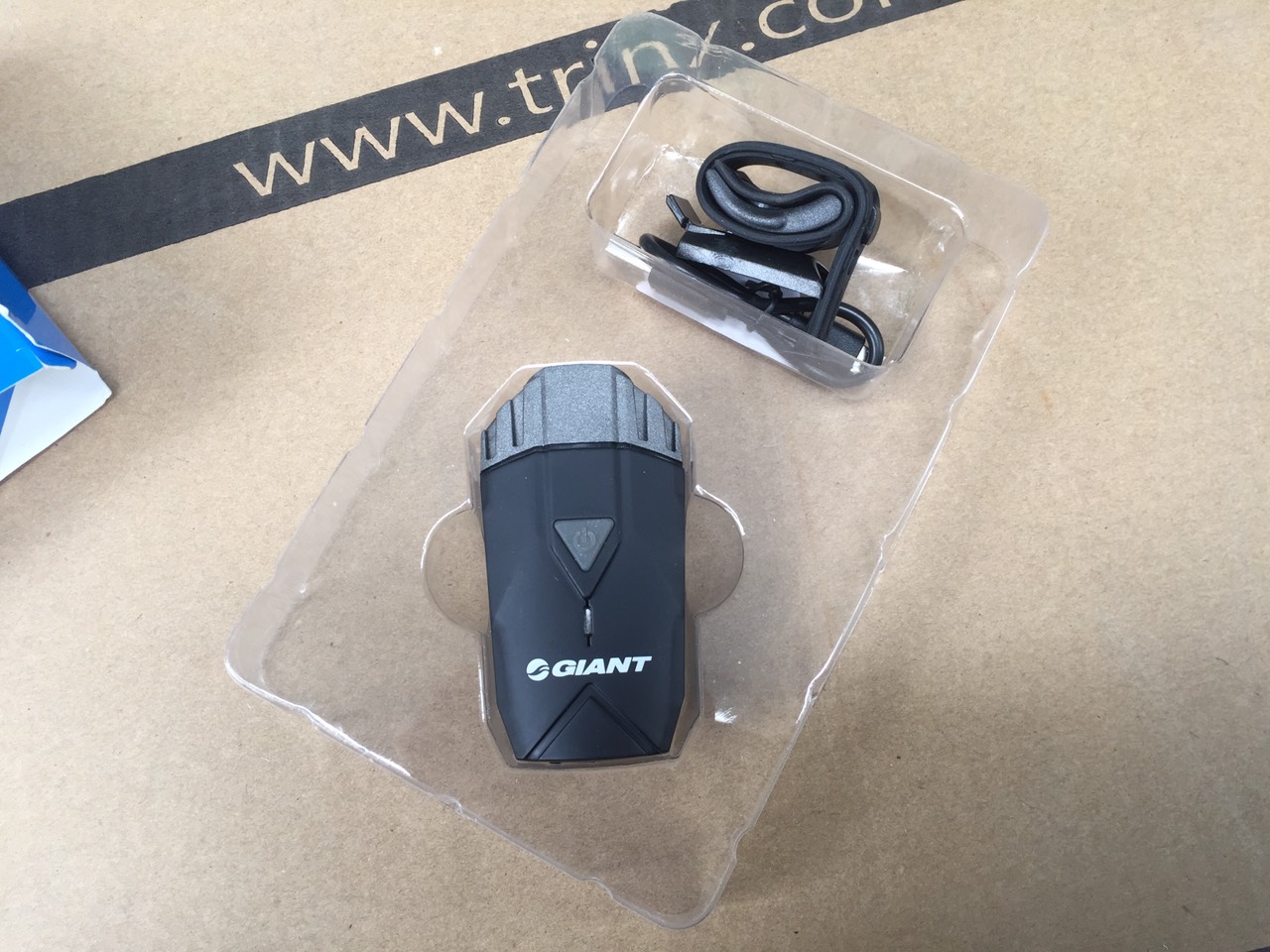 Đèn pha sạc Giant 300LM dành cho xe đạp