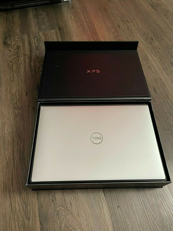 Dell New XPS 13 9300 13.4 inch (512GB, Intel Core i7 10th Gen., 1.3GHz, 16GB)